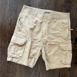 Men’s LL Bean Khaki Cargo shorts size 36